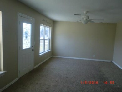 1610 N Market Ave, Shawnee, OK 74804 - photo 2