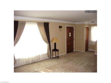Lovely Living Room ? Gorgeous front door