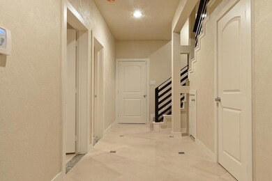 2607 Lawrence St, Houston, TX 77008 - photo 4