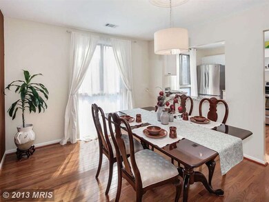 3009 Mission Square Dr, Fairfax, VA 22031 - photo 7