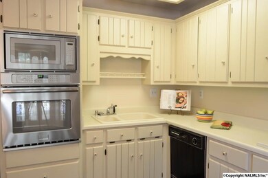 Bright and sunny Kitchen