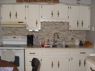 912 Phillip St, Auburn, IN 46706 - photo 5