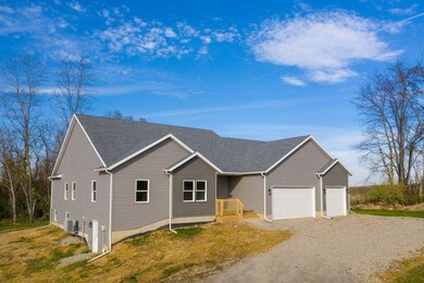 10700 Licking Trails Rd, Thornville, OH 43076 - photo 2