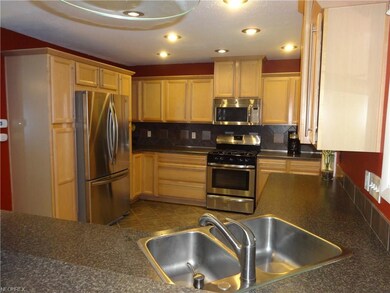 Eat-in kitchen