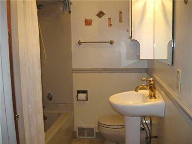 Full Bath. 152