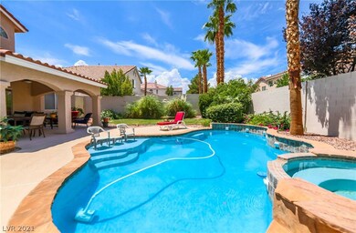 Backyard Oasis with Sparkling Pool & Spa plus cove