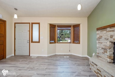 Living Room 3905-FULL