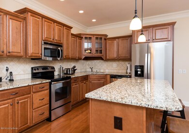 3212 Brittany Pointe Ln, Louisville, KY 40220 - photo 5