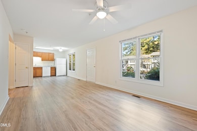 121 Westview Dr unit 33 Brighton, Carrboro, NC 27510 - photo 3