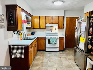 9873 S Congress St, New Market, VA 22844 - photo 4