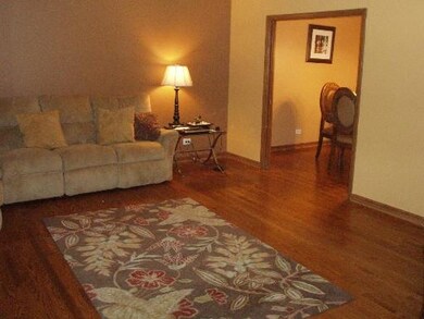 29W255 Hartman Dr, Naperville, IL 60564 - photo 3