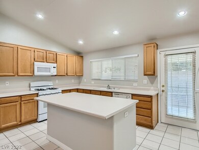 Island/Breakfast Bar Kitchen