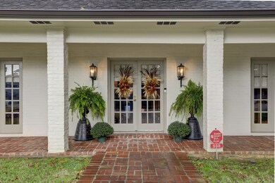 508 W Bayou-4
