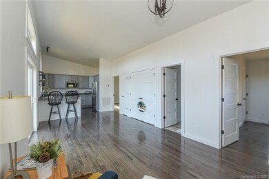 86 Hensley Dr, Asheville, NC 28806 - photo 5