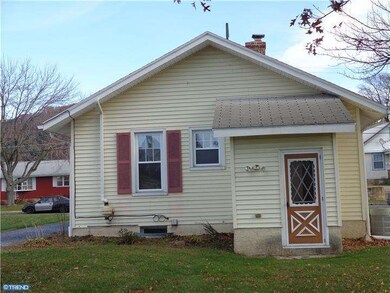 3418 Earl St, Reading, PA 19605 - photo 5