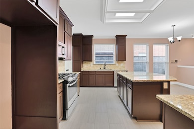 2748 Oak Hollow Dr, Grand Prairie, TX 75052 - photo 7