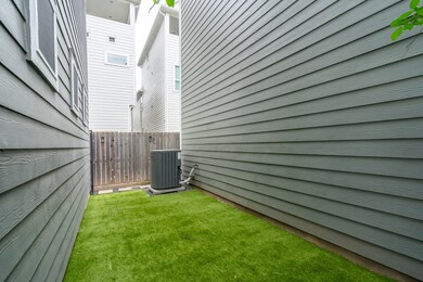 312 W 28th St unit B, Houston, TX 77008 - photo 2