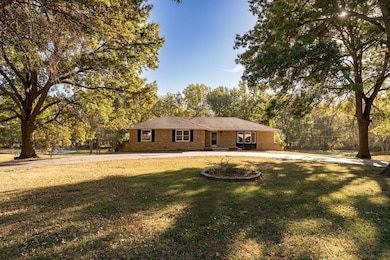 19 Skyline Dr, Adrian, MO 64720 - photo 2