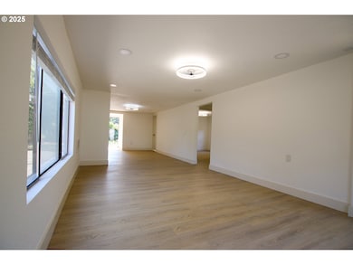 1860 30th St, Florence, OR 97439 - photo 6