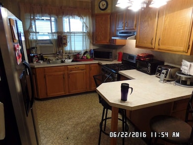 18 Hawk St, Schenectady, NY 12302 - photo 7