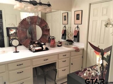 417 417 Amberwood Cir, Tyler, TX 75701 - photo 5