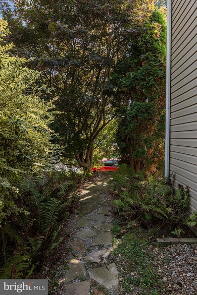 651 Franklin St, Columbia, PA 17512 - photo 4