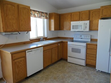 717 E Tara Lee Ave, Medical Lake, WA 99022 - photo 2