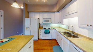 300-Lighthouse-Kitchen(2)