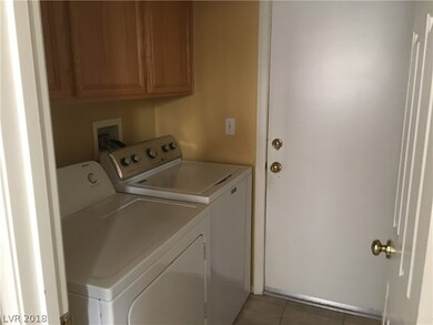 10140 Sparrow Ridge Ave, Las Vegas, NV 89117 - photo 7