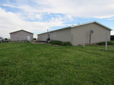 6046 SW Ridgecrest Cir, North Platte, NE 69101 - photo 2