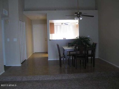 Dining area & kitchen