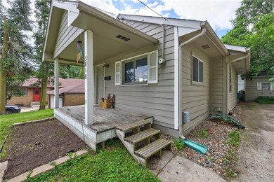 3810 52nd St, Des Moines, IA 50310 - photo 2