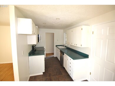 1875 Hemlock St, West Linn, OR 97068 - photo 5