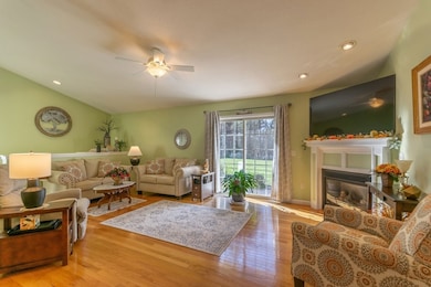 15 Michael Dr unit 15, Palmer, MA 01069 - photo 2