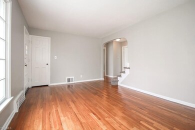 20612 Hansen Rd, Maple Heights, OH 44137 - photo 4