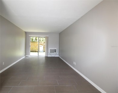 3001 Bee Ridge Rd unit 111, Sarasota, FL 34239 - photo 5