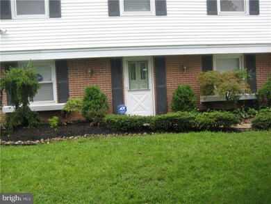 64 Pembrook Ln, Willingboro, NJ 08046 - photo 2