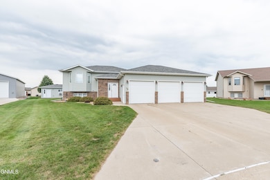 1109 Bouyer Place, Bismarck, ND 58504 - photo 2