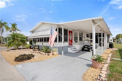 284 Poinsettia Dr, Fort Myers, FL 33905 - photo 4