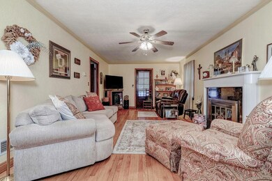 FamilyRoom-2