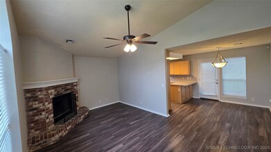 1709 W Fort Worth St, Broken Arrow, OK 74012 - photo 7