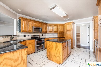 913 E Austin St, Troy, TX 76579 - photo 7