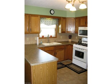 Kitchen 11' x 15' with new counters