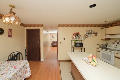 796 Canterbury St unit 796, Roslindale, MA 02131 - photo 5