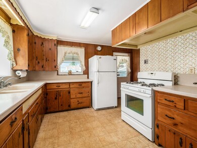 387 Demorest Rd, Columbus, OH 43204 - photo 6