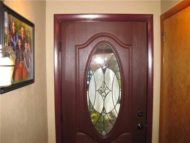 Entry/Foyer.