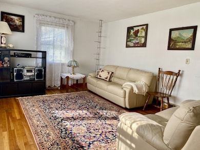 70 Stillman Rd, Wethersfield, CT 06109 - photo 3