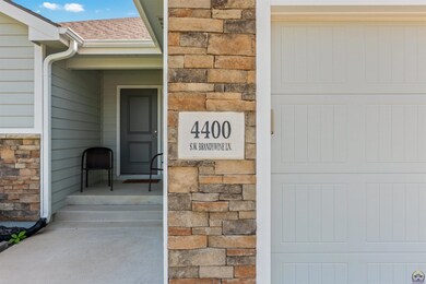 4400 SW Brandywine Ln, Topeka, KS 66610 - photo 5