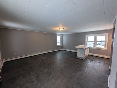 31 Chestnut St unit E, Claremont, NH 03743 - photo 4