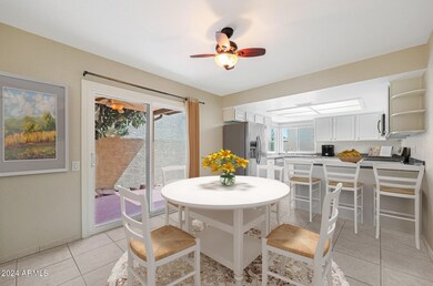 Eat-in kitchen